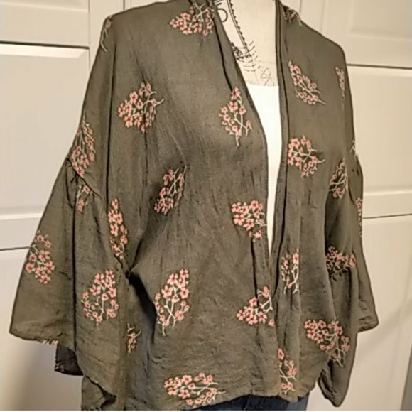 Universel Thread linen blend kimono vest - Picture 5 of 10